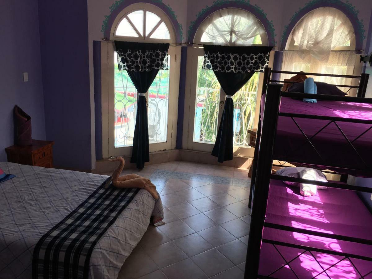 Hostel Quetzal Cancun Exterior photo