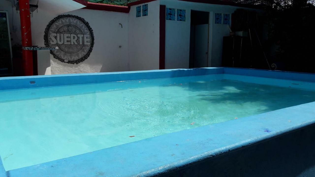 Hostel Quetzal Cancun Exterior photo